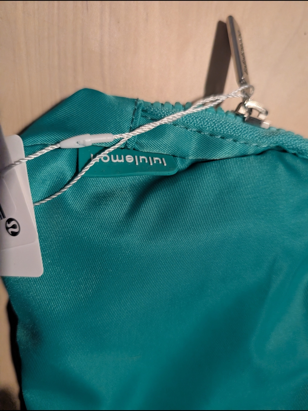 lululemon teal zip pouch with silver hardware - Picture 4 of 7